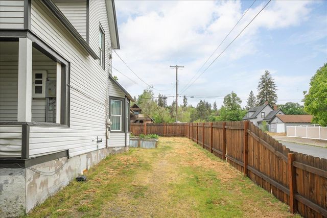 2502 E Hartson Ave, Spokane, WA 99202