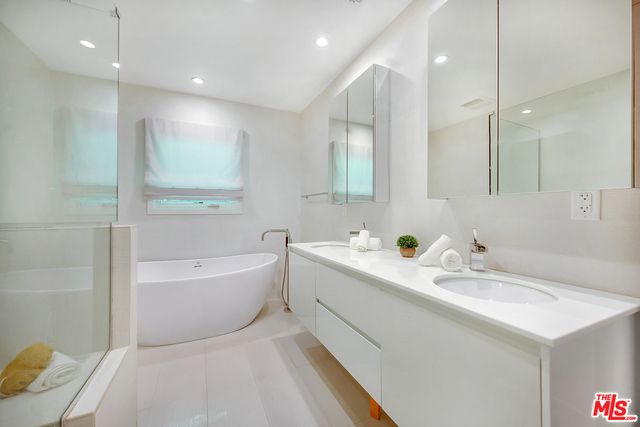 344 S Roxbury Drive, Beverly Hills, CA 90212