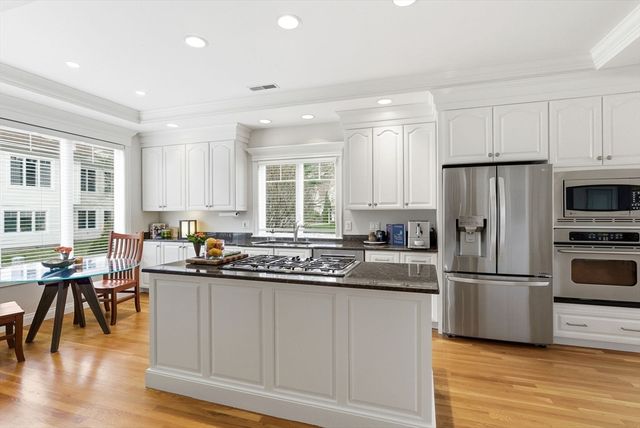 2 Dove Lane, Andover, MA 01810