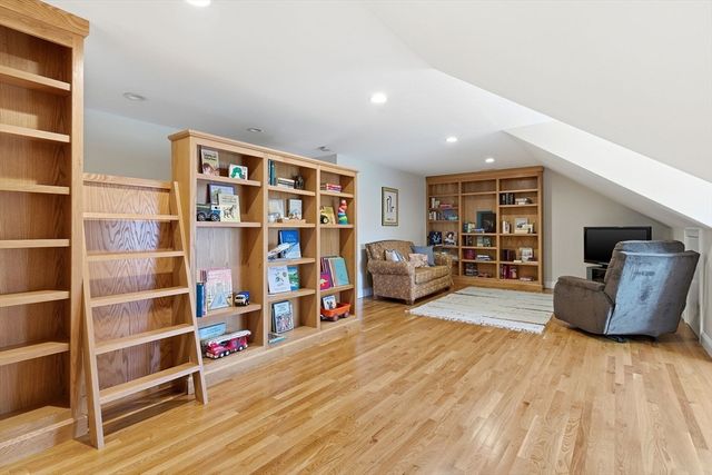 2 Dove Lane, Andover, MA 01810