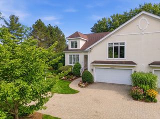 2 Dove Lane, Andover, MA 01810