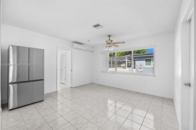 3925 NW 19th Ave, Oakland Park, FL 33309