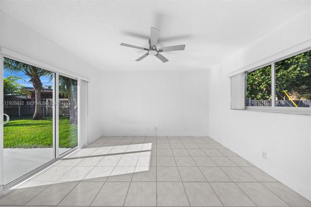 3925 NW 19th Ave, Oakland Park, FL 33309