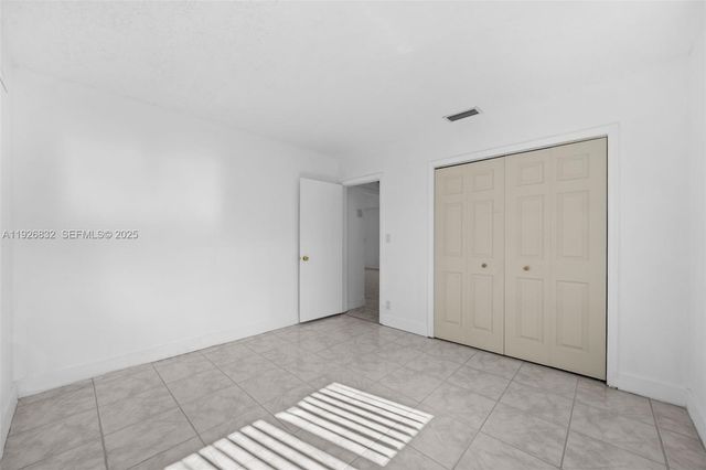 3925 NW 19th Ave, Oakland Park, FL 33309