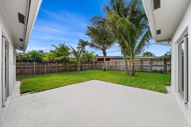 3925 NW 19th Ave, Oakland Park, FL 33309