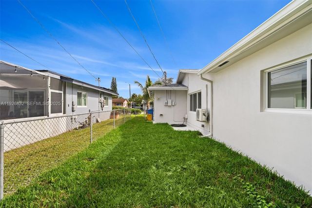 3925 NW 19th Ave, Oakland Park, FL 33309