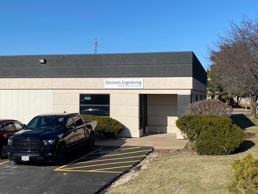 5000 Tremont Ave Avenue 202, Davenport, IA 52807