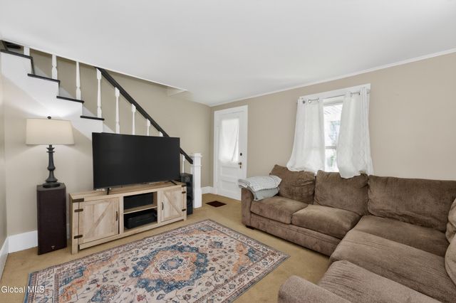 22 Madison Avenue, Ravena, NY 12143