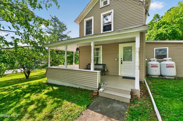 22 Madison Avenue, Ravena, NY 12143