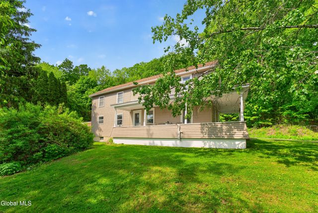 22 Madison Avenue, Ravena, NY 12143