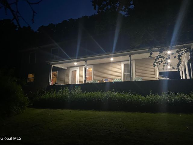 22 Madison Avenue, Ravena, NY 12143