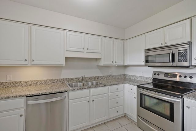 3001 Eastbrooke Drive, Evansville, IN 47711
