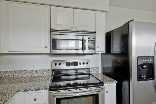 3001 Eastbrooke Drive, Evansville, IN 47711