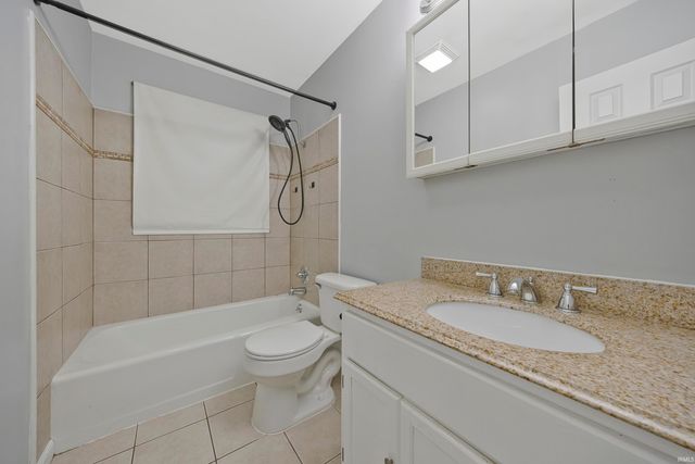 3001 Eastbrooke Drive, Evansville, IN 47711