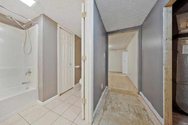 3001 Eastbrooke Drive, Evansville, IN 47711