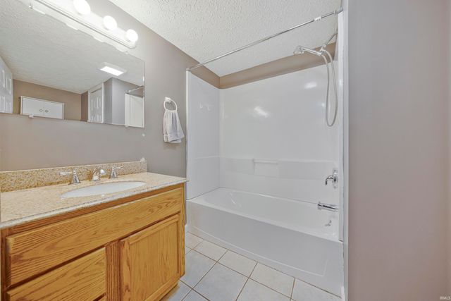 3001 Eastbrooke Drive, Evansville, IN 47711