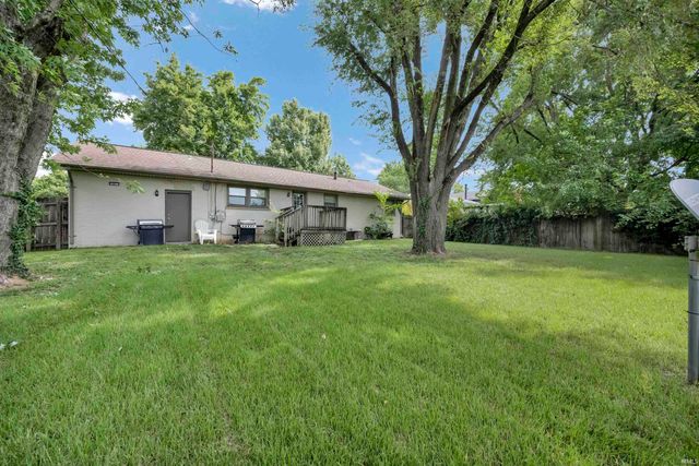 3001 Eastbrooke Drive, Evansville, IN 47711