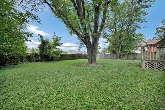 3001 Eastbrooke Drive, Evansville, IN 47711