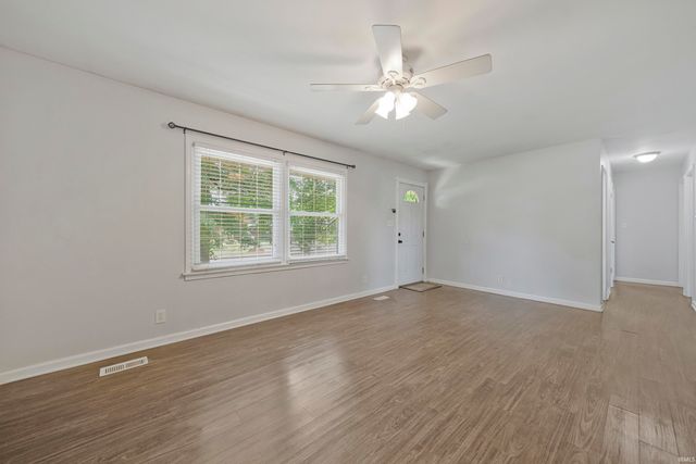 3001 Eastbrooke Drive, Evansville, IN 47711