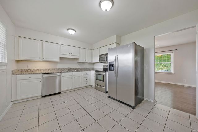 3001 Eastbrooke Drive, Evansville, IN 47711