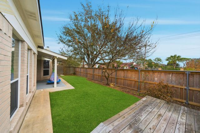 1614 Roaring Springs Lane, Pasadena, TX 77586