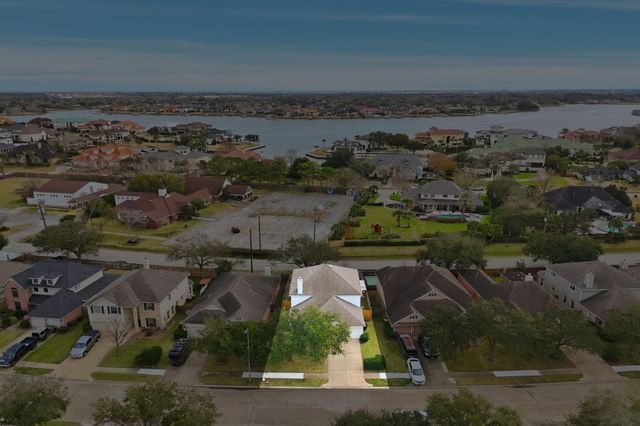 1614 Roaring Springs Lane, Pasadena, TX 77586