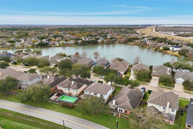 1614 Roaring Springs Lane, Pasadena, TX 77586