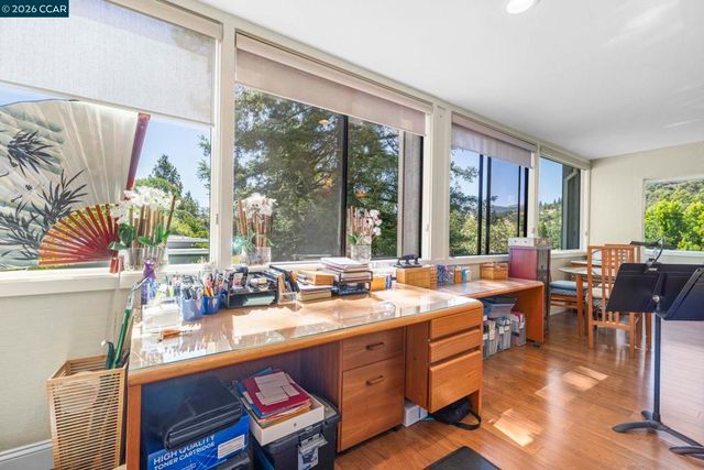 2224 Pine Knoll Dr 8, Walnut Creek, CA 94595