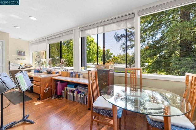 2224 Pine Knoll Dr 8, Walnut Creek, CA 94595