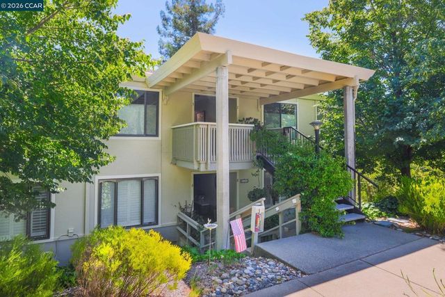 2224 Pine Knoll Dr 8, Walnut Creek, CA 94595