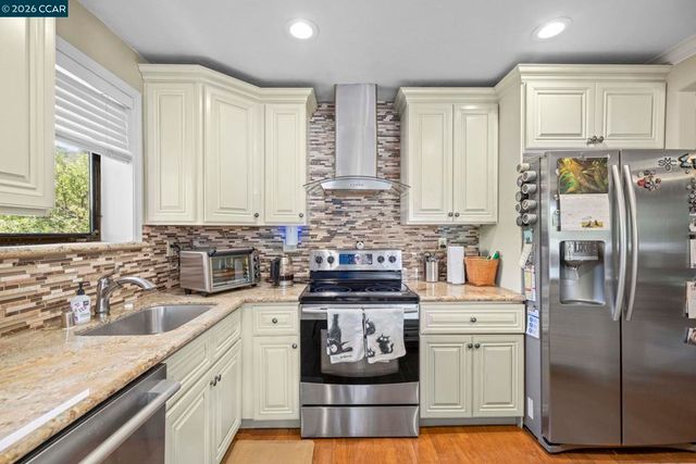 2224 Pine Knoll Dr 8, Walnut Creek, CA 94595