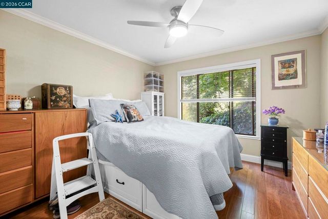 2224 Pine Knoll Dr 8, Walnut Creek, CA 94595