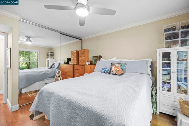 2224 Pine Knoll Dr 8, Walnut Creek, CA 94595