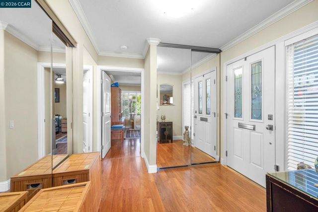 2224 Pine Knoll Dr 8, Walnut Creek, CA 94595