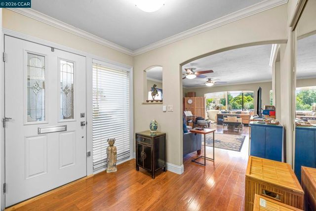 2224 Pine Knoll Dr 8, Walnut Creek, CA 94595