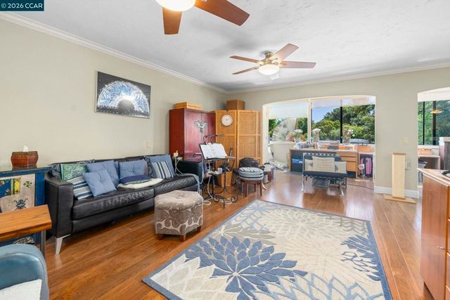 2224 Pine Knoll Dr 8, Walnut Creek, CA 94595