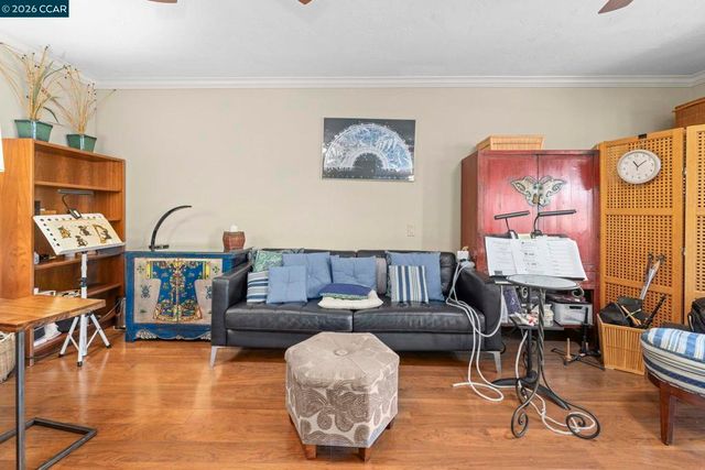 2224 Pine Knoll Dr 8, Walnut Creek, CA 94595