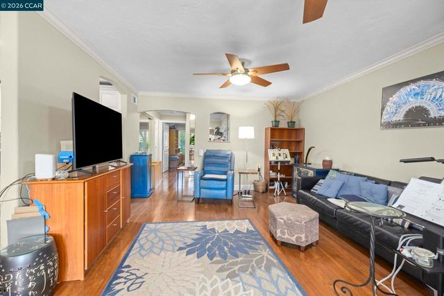 2224 Pine Knoll Dr 8, Walnut Creek, CA 94595