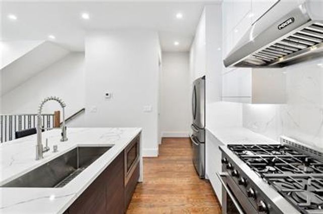 223 16th Street NW 6, Atlanta, GA 30363