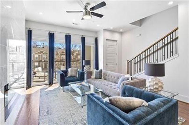 223 16th Street NW 6, Atlanta, GA 30363