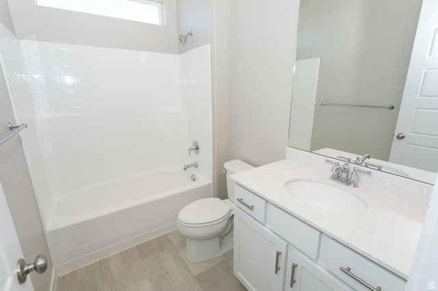 2477 N HOODED CRANE CIR, Clinton, UT 84015