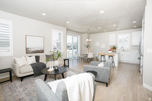 2477 N HOODED CRANE CIR, Clinton, UT 84015