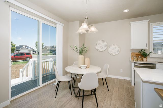 2477 N HOODED CRANE CIR, Clinton, UT 84015