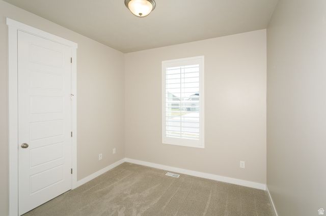 2477 N HOODED CRANE CIR, Clinton, UT 84015