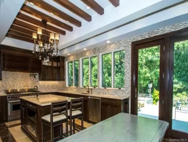 70 Shutter Lane, Oyster Bay Cove, NY 11771