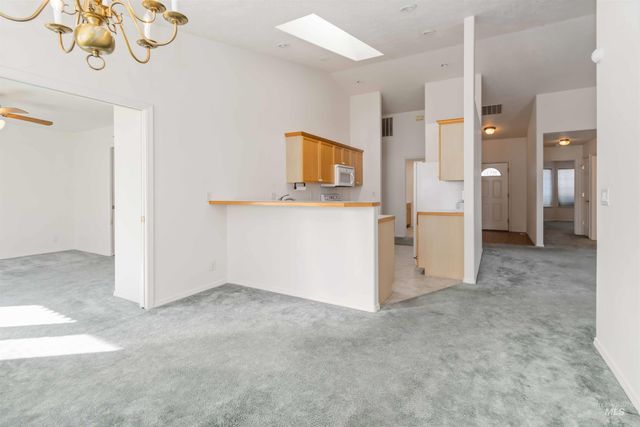 636 N Sterling St, Nampa, ID 83651