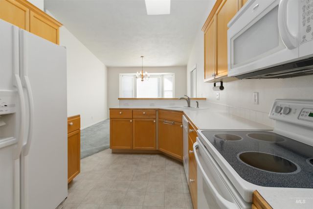 636 N Sterling St, Nampa, ID 83651