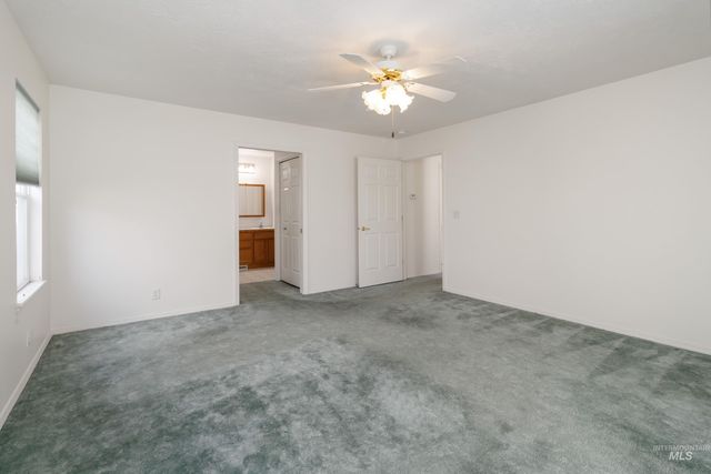 636 N Sterling St, Nampa, ID 83651