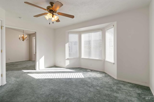 636 N Sterling St, Nampa, ID 83651