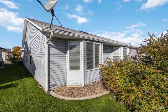 636 N Sterling St, Nampa, ID 83651